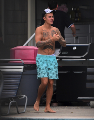 06.01 | Justin Bieber é fotografado em Nova Iorque, NY
