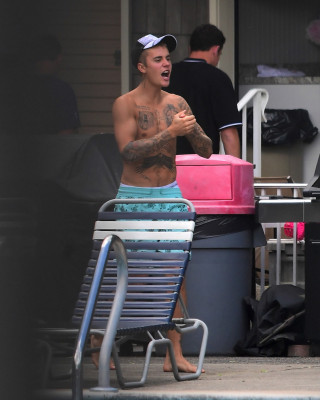 06.01 | Justin Bieber é fotografado em Nova Iorque, NY