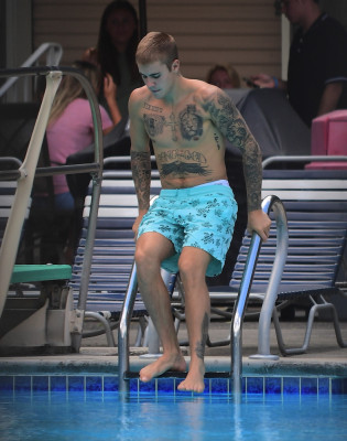 06.01 | Justin Bieber é fotografado em Nova Iorque, NY