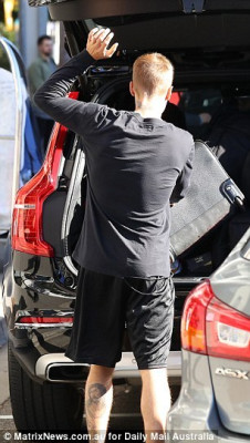 07.04 | Justin Bieber deixando hotel em Sydney, Austrália