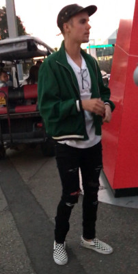 07.04 | Justin Bieber é fotografado em Sydney, Austrália