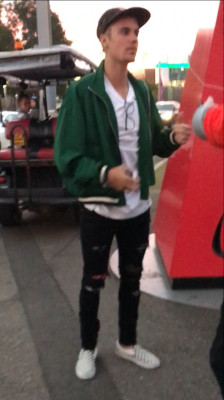 07.04 | Justin Bieber é fotografado em Sydney, Austrália