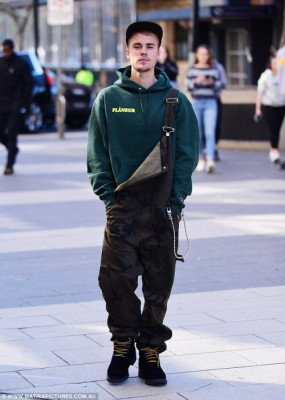 07.06 | Justin Bieber é fotografado pelas ruas em Sydney, Austrália