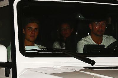 18.07 | Justin Bieber é fotografado em Laguna Beach, CA