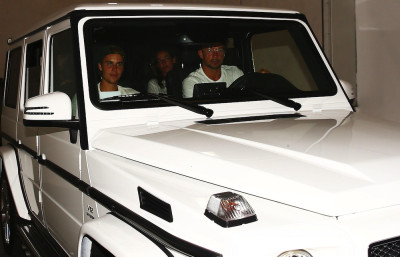18.07 | Justin Bieber é fotografado em Laguna Beach, CA