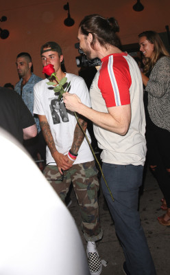 20.07 | Justin Bieber deixando o Warwick em Los Angeles, CA