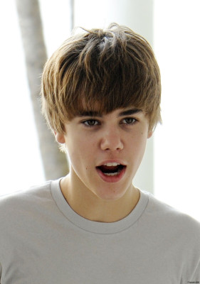18.12 | Justin Bieber passeando com Selena Gomez em Miami