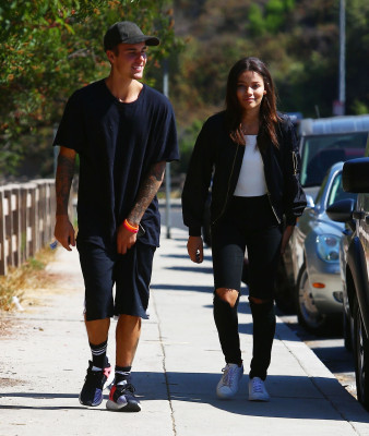 23.07 | Justin Bieber com a modelo Audreyana Michelle em Los Angeles, CA