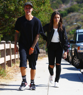 23.07 | Justin Bieber com a modelo Audreyana Michelle em Los Angeles, CA