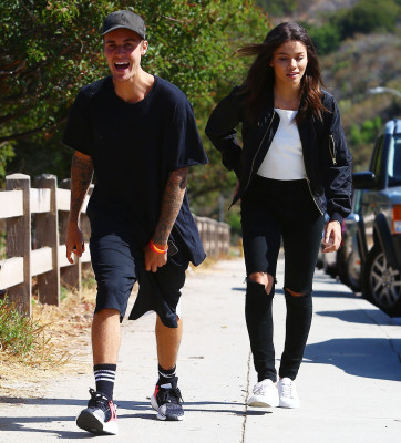 23.07 | Justin Bieber com a modelo Audreyana Michelle em Los Angeles, CA