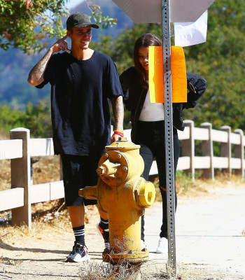23.07 | Justin Bieber com a modelo Audreyana Michelle em Los Angeles, CA