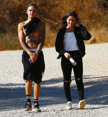23.07 | Justin Bieber com a modelo Audreyana Michelle em Los Angeles, CA