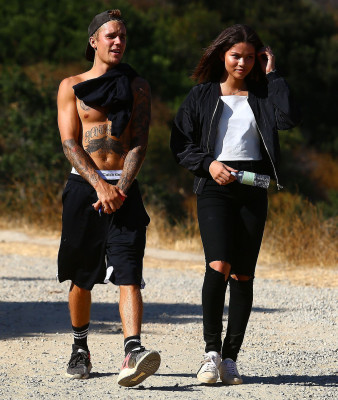 23.07 | Justin Bieber com a modelo Audreyana Michelle em Los Angeles, CA