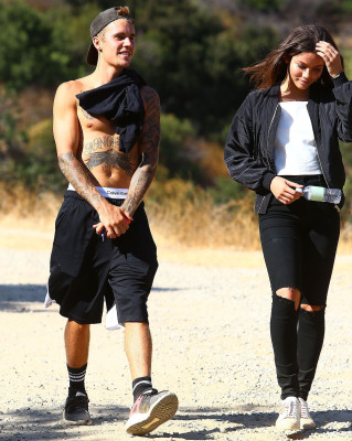 23.07 | Justin Bieber com a modelo Audreyana Michelle em Los Angeles, CA