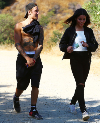 23.07 | Justin Bieber com a modelo Audreyana Michelle em Los Angeles, CA