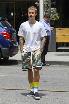 25.07 | Justin Bieber em Beverly Hills, Califórnia
