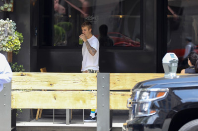 25.07 | Justin Bieber em Beverly Hills, Califórnia