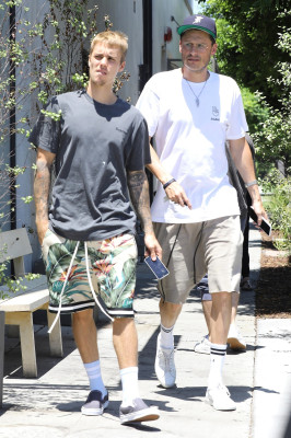 26.07 | Justin Bieber é visto pelas ruas de Los Angeles, CA