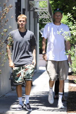 26.07 | Justin Bieber é visto pelas ruas de Los Angeles, CA