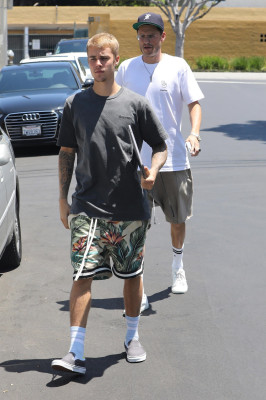 26.07 | Justin Bieber é visto pelas ruas de Los Angeles, CA