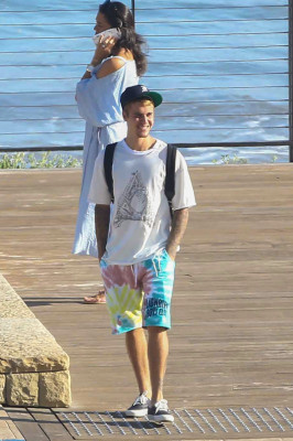 28.07 | Justin Bieber é fotografado em Malibu, na Califórnia