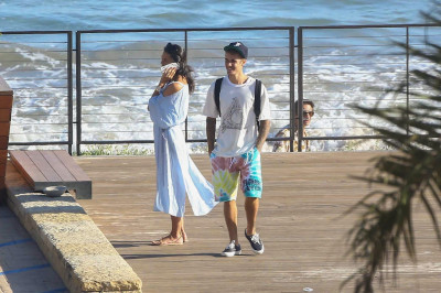 28.07 | Justin Bieber é fotografado em Malibu, na Califórnia