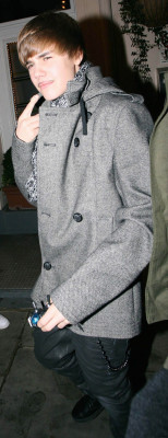 12.06 | Justin Bieber deixando restaurante em Londres