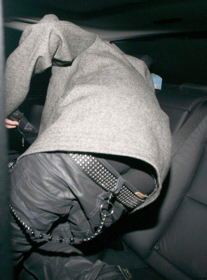 12.06 | Justin Bieber deixando restaurante em Londres