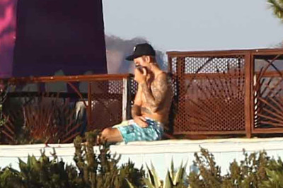 28.07 | Justin Bieber no hotel em Malibu, Califórnia