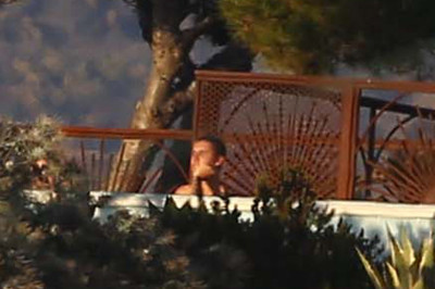 28.07 | Justin Bieber no hotel em Malibu, Califórnia