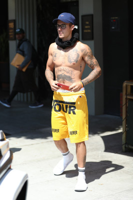 31.07 | Justin Bieber no restaurante em West Hollywood, Califórnia