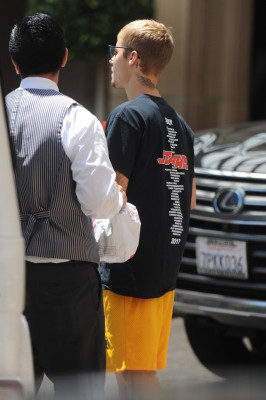 08.01 | Justin Bieber no hotel Montage em Beverly Hills, CA