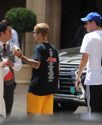 08.01 | Justin Bieber no hotel Montage em Beverly Hills, CA