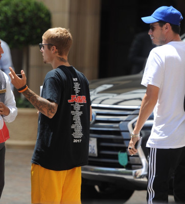 08.01 | Justin Bieber no hotel Montage em Beverly Hills, CA