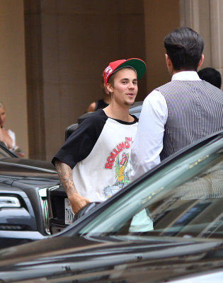08.01 | Justin Bieber no hotel Montage em Beverly Hills, Califórnia