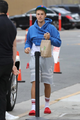 08.02 | Justin Bieber em Beverly Hills, Califórnia
