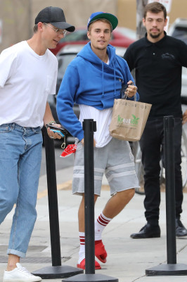 08.02 | Justin Bieber em Beverly Hills, Califórnia