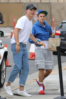 08.02 | Justin Bieber em Beverly Hills, Califórnia