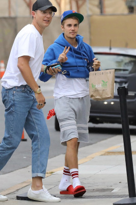 08.02 | Justin Bieber em Beverly Hills, Califórnia