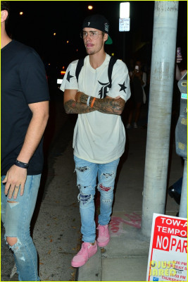 08.03 | Justin Bieber na festa de lançamento da coleção X Karla em West Hollywood, CA