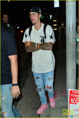 08.03 | Justin Bieber na festa de lançamento da coleção X Karla em West Hollywood, CA