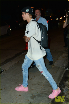 08.03 | Justin Bieber na festa de lançamento da coleção X Karla em West Hollywood, CA