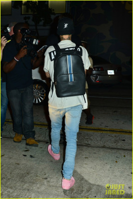08.03 | Justin Bieber na festa de lançamento da coleção X Karla em West Hollywood, CA