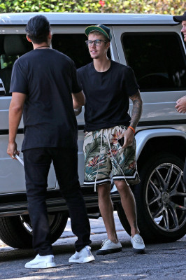 08.05 | Justin Bieber deixando o teatro The Wiltern em Los Angeles, Califórnia