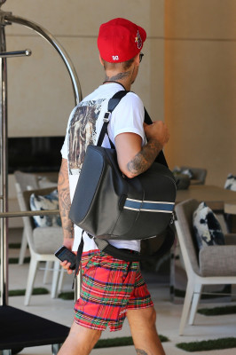 08.06 | Justin Bieber no Dream Hotel em Hollywood, Califórnia