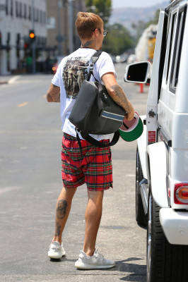 08.06 | Justin Bieber no Dream Hotel em Hollywood, Califórnia