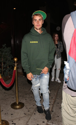 08.06 | Justin Bieber deixando o Peppermint Club em West Hollywood, CA