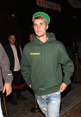08.06 | Justin Bieber deixando o Peppermint Club em West Hollywood, CA