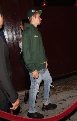 08.06 | Justin Bieber deixando o Peppermint Club em West Hollywood, CA