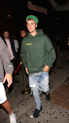 08.06 | Justin Bieber deixando o Peppermint Club em West Hollywood, CA